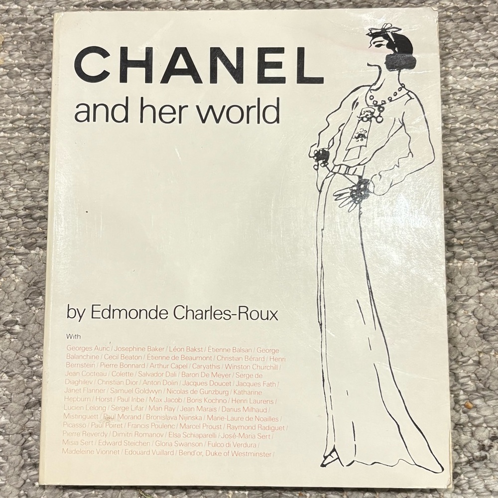 🏡CHANEL and Her World Book - Cream & Black Cover